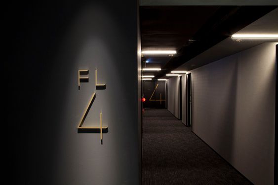 商場(chǎng)標(biāo)識(shí)作品案例展示